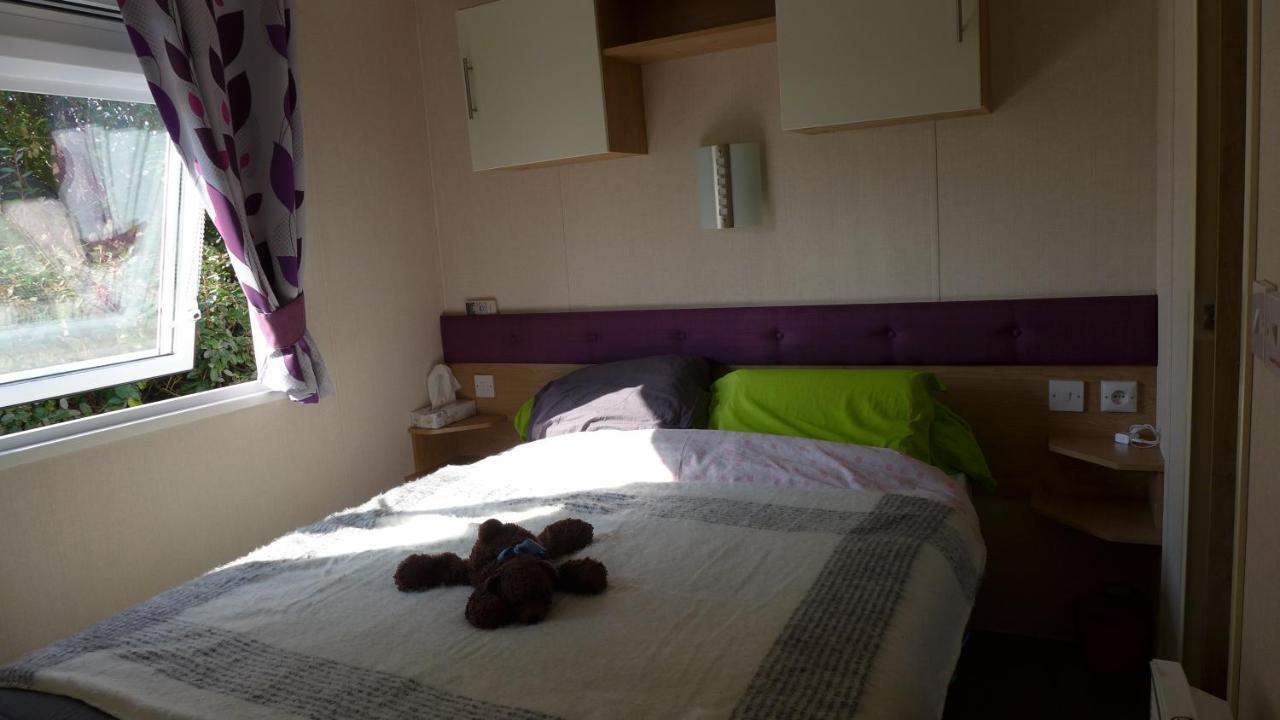 Camping Les Lacs De Courtes Hotel Estang Luaran gambar