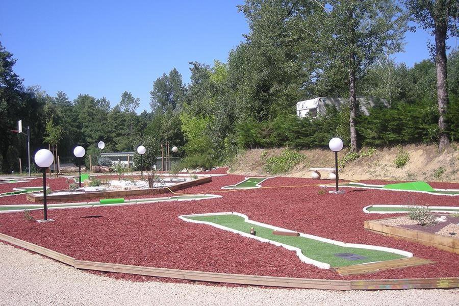 Camping Les Lacs De Courtes Hotel Estang Luaran gambar